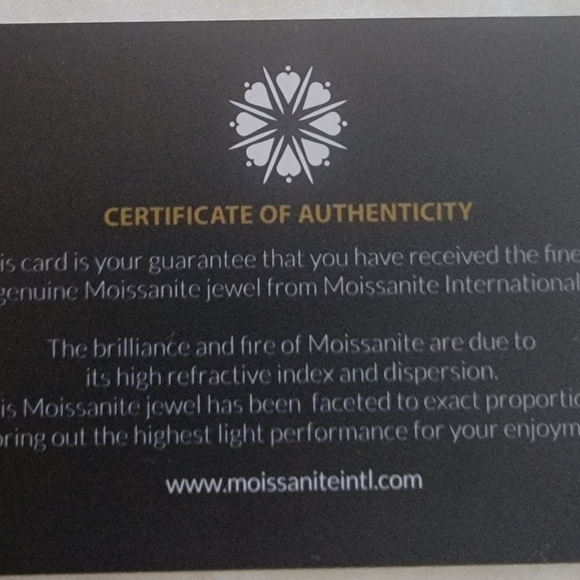 5 carats emerald cut moissanite - Picture 4 of 4